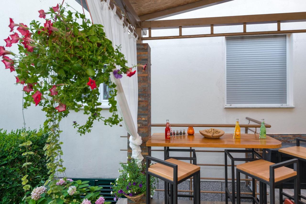 Summer Orchid - Spacious Duplex By The Beach & Ps5 Stobreč Exteriér fotografie