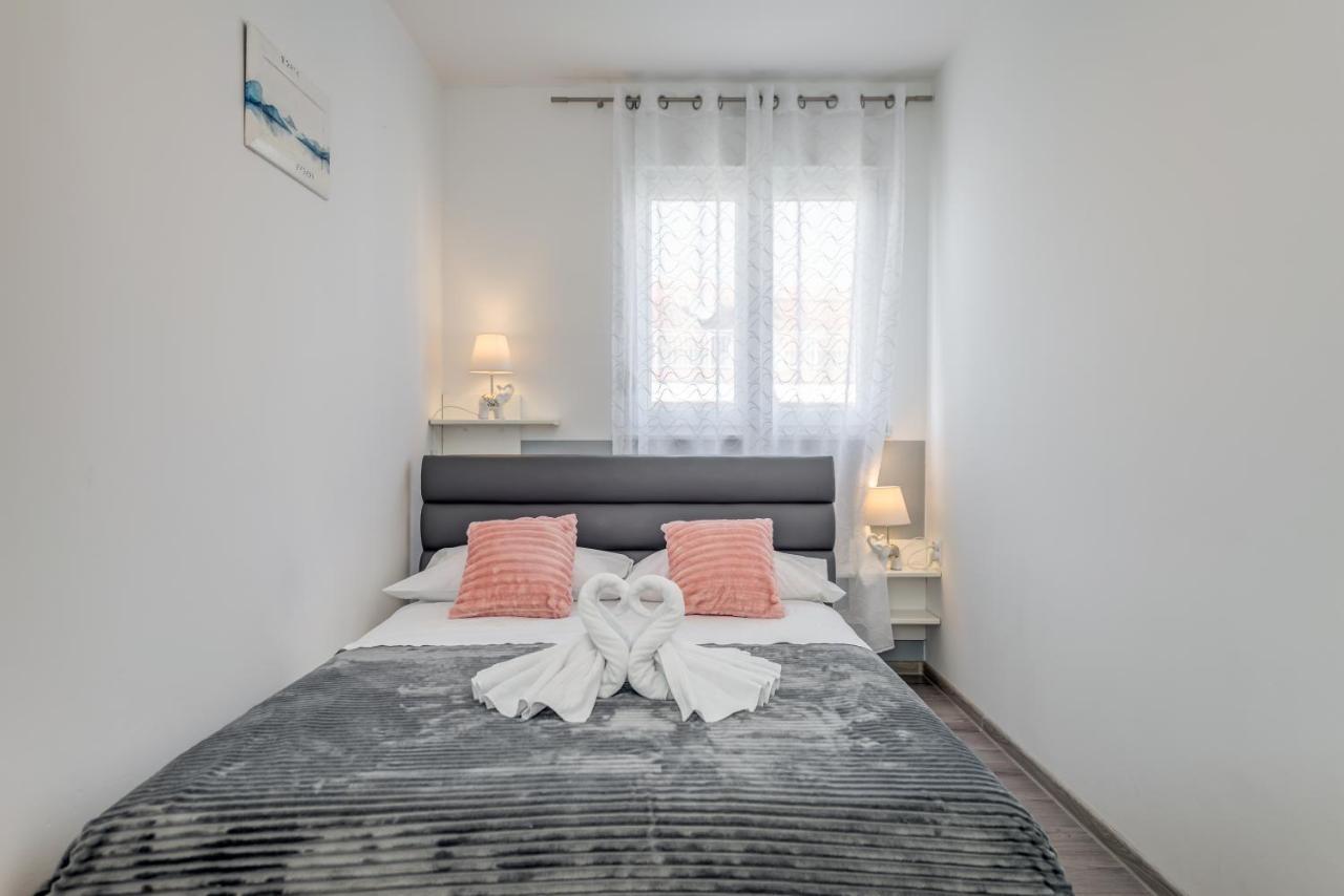 Summer Orchid - Spacious Duplex By The Beach & Ps5 Stobreč Exteriér fotografie