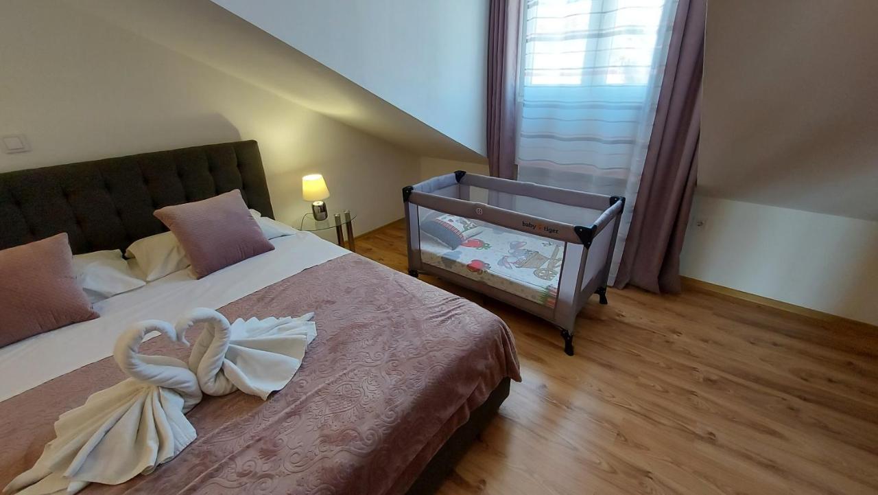Summer Orchid - Spacious Duplex By The Beach & Ps5 Stobreč Exteriér fotografie